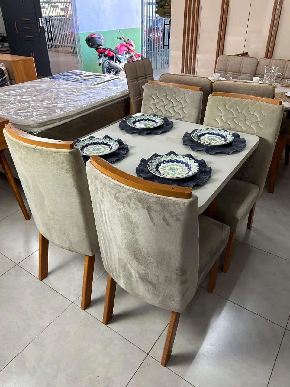 Conjunto de Mesa Sentra c/ 6 Cadeiras